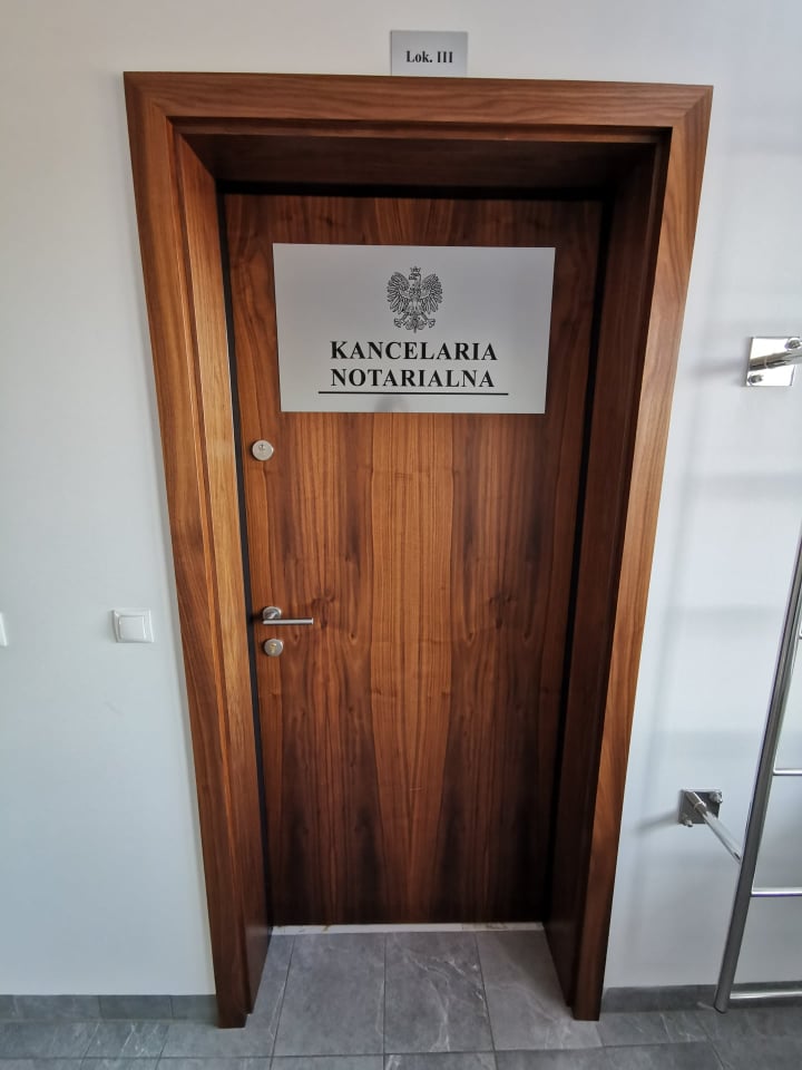 Wejścia do Kancelarii Notarialne w Ząbkach